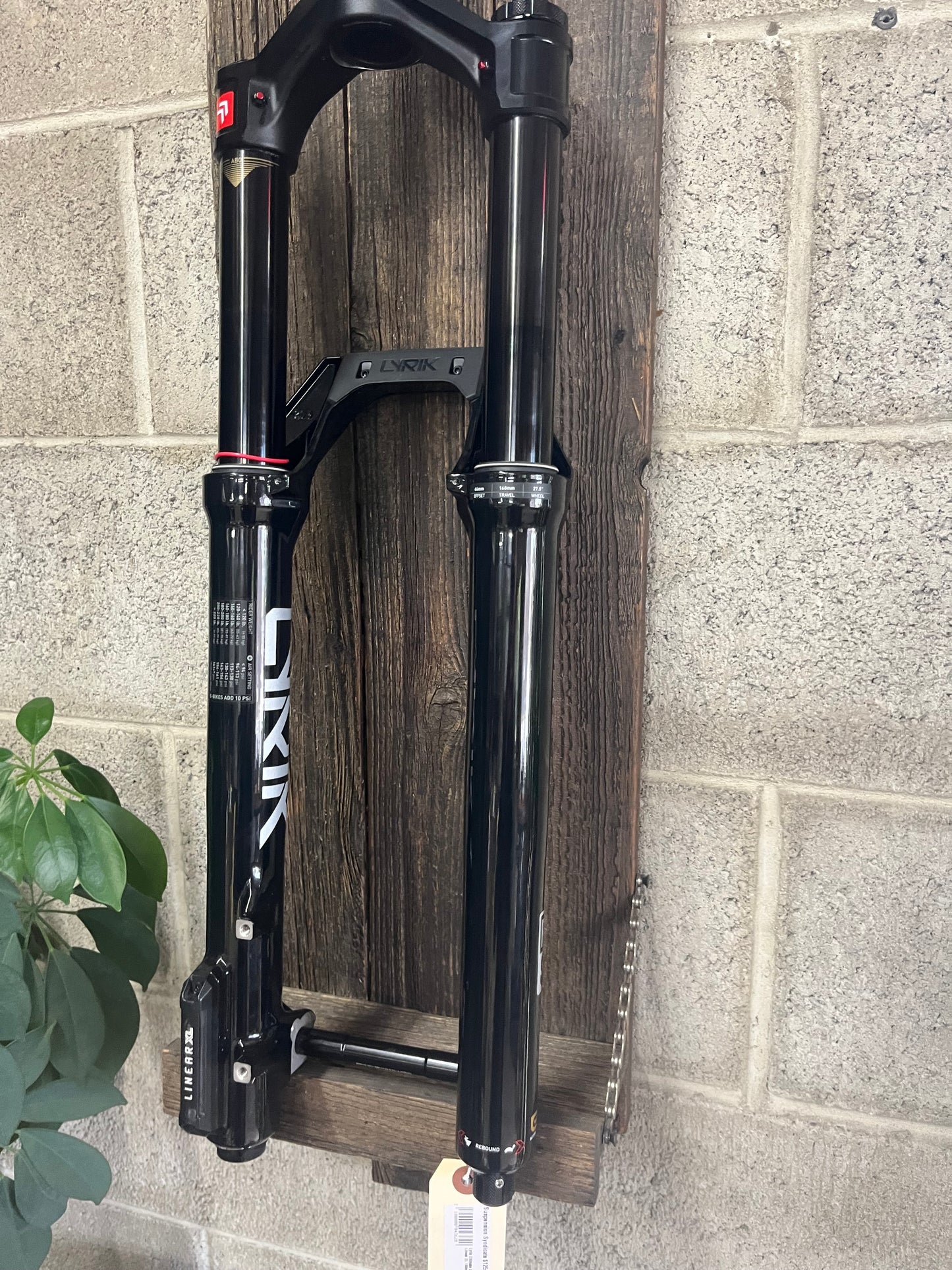 Lyrik Ultimate 2027 Linear XL 160mm